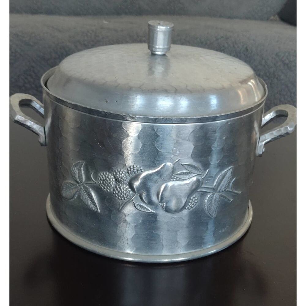 Vintage Everlast Aluminum Ice Bucket